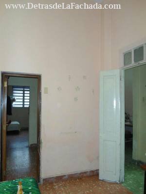 calle Leonor entre clz de buenos aires y carvajal, cerro, la habana cuba