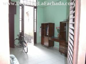Room with entrance hallway indpendiente latera