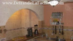 New kitchen with walls plated in jaimanitas