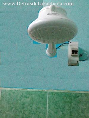 Ave. 233 No. 21038, e/ 235 y 216, Fontanar