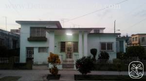 Calle Josefina No 52 Esquina Agustina ,Sevillano.