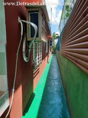 Pallares 77 entre Nazareno y Corona