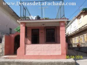 Calle san Joaquín # 2218 entre Santa Emilia Y Santa Rosa