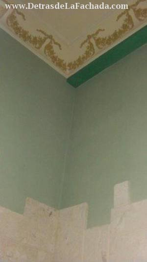 Wall and ceiling of the dining room