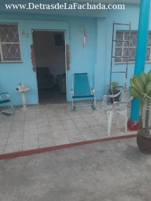 10 de octubre #65 entre marti y calzada nueva de Casa Blanca