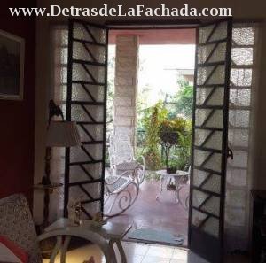 SALA COMEDOR ABIERTA AL PORTAL