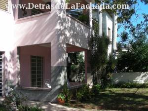 5ta Avenida # 8204 entre 82 y 84