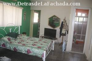 Cuarto con baño y closet vestidor