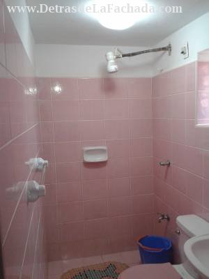 casa altos 4/4,hall,cisterna,placa libre.Casco Historico.Habana Vieja(i1a55)