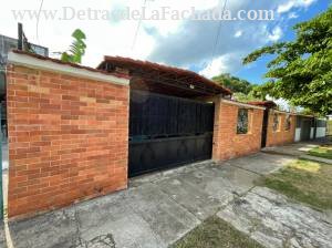 Calle 218 #2108 entre 21 y 23 Atabey