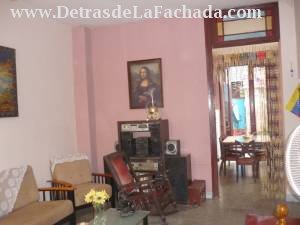 Aki se ve sala, comedor, patio en ese orden