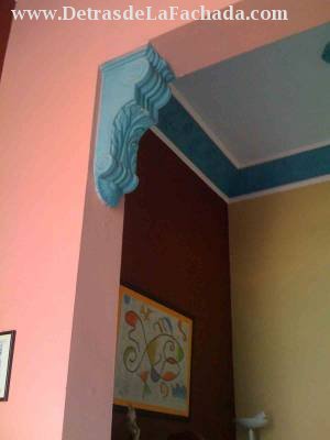 COLUMNA DIVISORIA ENTRE LA SALA Y LA SALETA