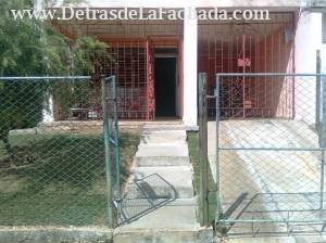 Ave. 233 No. 21038, e/ 235 y 216, Fontanar