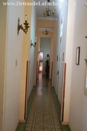 Pasillo interno del inmueble