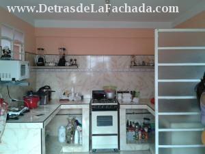 casa altos 4/4,hall,cisterna,placa libre.Casco Historico.Habana Vieja(i1a55)