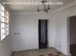 calle Franklin entre Esperanza y Dolores