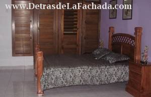 Cerca del puente de 100