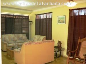 Ave. 233 No. 21038, e/ 235 y 216, Fontanar