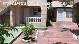 Calle E / 6ta y 7ma #3 Rpto La Playa