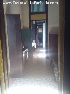 Primera habitación y pasillo de la casa