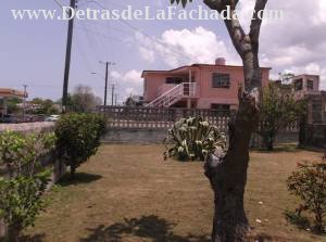 Calle 129 #21212 e/ 212 y 214