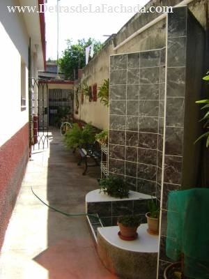 Una de las terrazas con ducha exterior