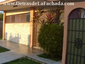 Calle 214 No. 13108 e/ 131 y 133