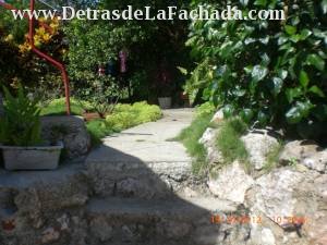 calle 45, esquina 228.