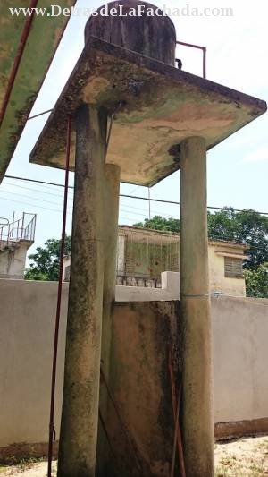 Tanque de agua en altos