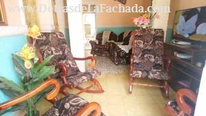 Calle Isidoro Armentero # 22 Entre Antonio Maceo y Frank País