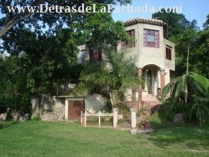 1 1/2km del autopista nacional