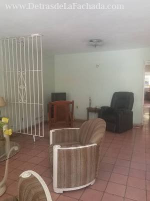 Santa Rosa No 262 e/ Mejorana y Padre Pico