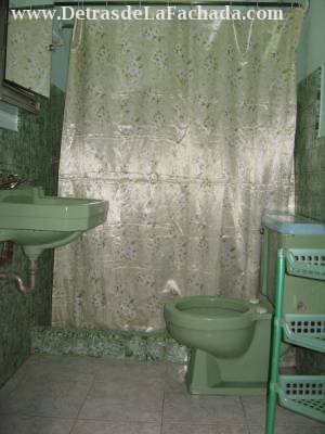 Escario No. 56 BAJOS entre Hernan Cortez y Pizarro