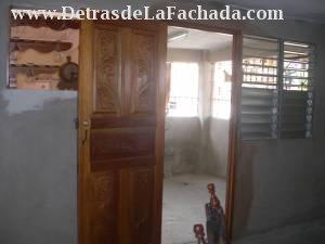 Door of the living room, to the receiver.