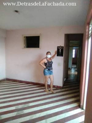 Calle Calixto García 217 entre Callamo y Cisnero