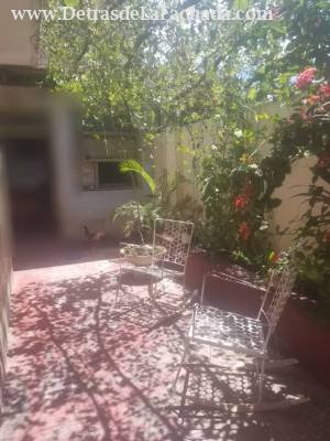 Santa Rosa No 262 e/ Mejorana y Padre Pico