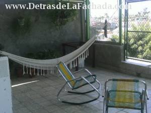 Terraza amplia y protegida