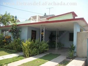 Calle 5ta No.429 E/ 4 y 6. Reparto Versalles.