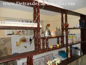 Separation between kitchen and dining room