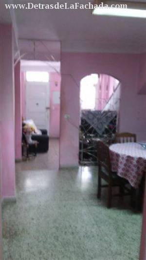 Calle San Cristobal #222 entre Ciclon y Toscano