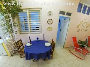 Colòn 225 entre E.P.Morales y Serafìn Garcìa.