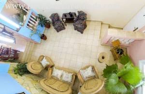 Colòn 225 entre E.P.Morales y Serafìn Garcìa.