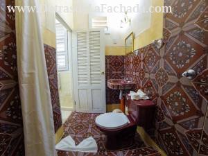 Colòn 225 entre E.P.Morales y Serafìn Garcìa.