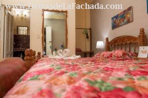 Colòn 225 entre E.P.Morales y Serafìn Garcìa.