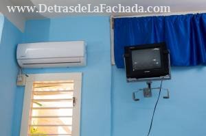 Colòn 225 entre E.P.Morales y Serafìn Garcìa.