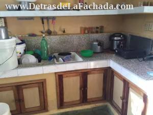 Calle 2da. No.64 entre Nazareno y Pastora.