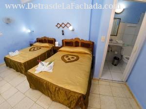 Colòn 225 entre E.P.Morales y Serafìn Garcìa.