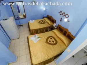 Colòn 225 entre E.P.Morales y Serafìn Garcìa.