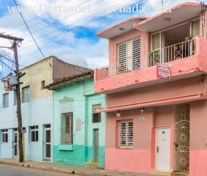 Colòn 225 entre E.P.Morales y Serafìn Garcìa.