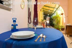 Colòn 225 entre E.P.Morales y Serafìn Garcìa.